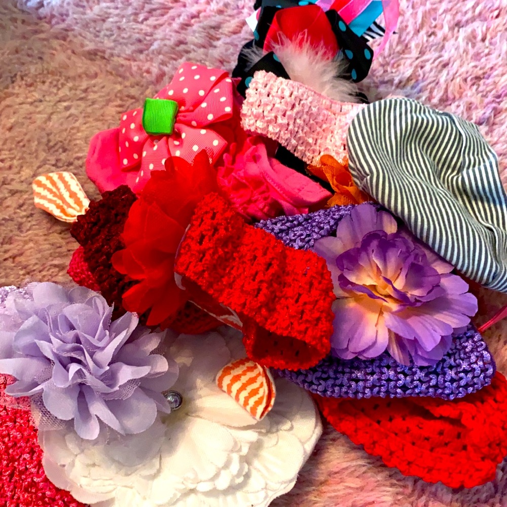 Hats and bows lot of 20 0/6 months never worn